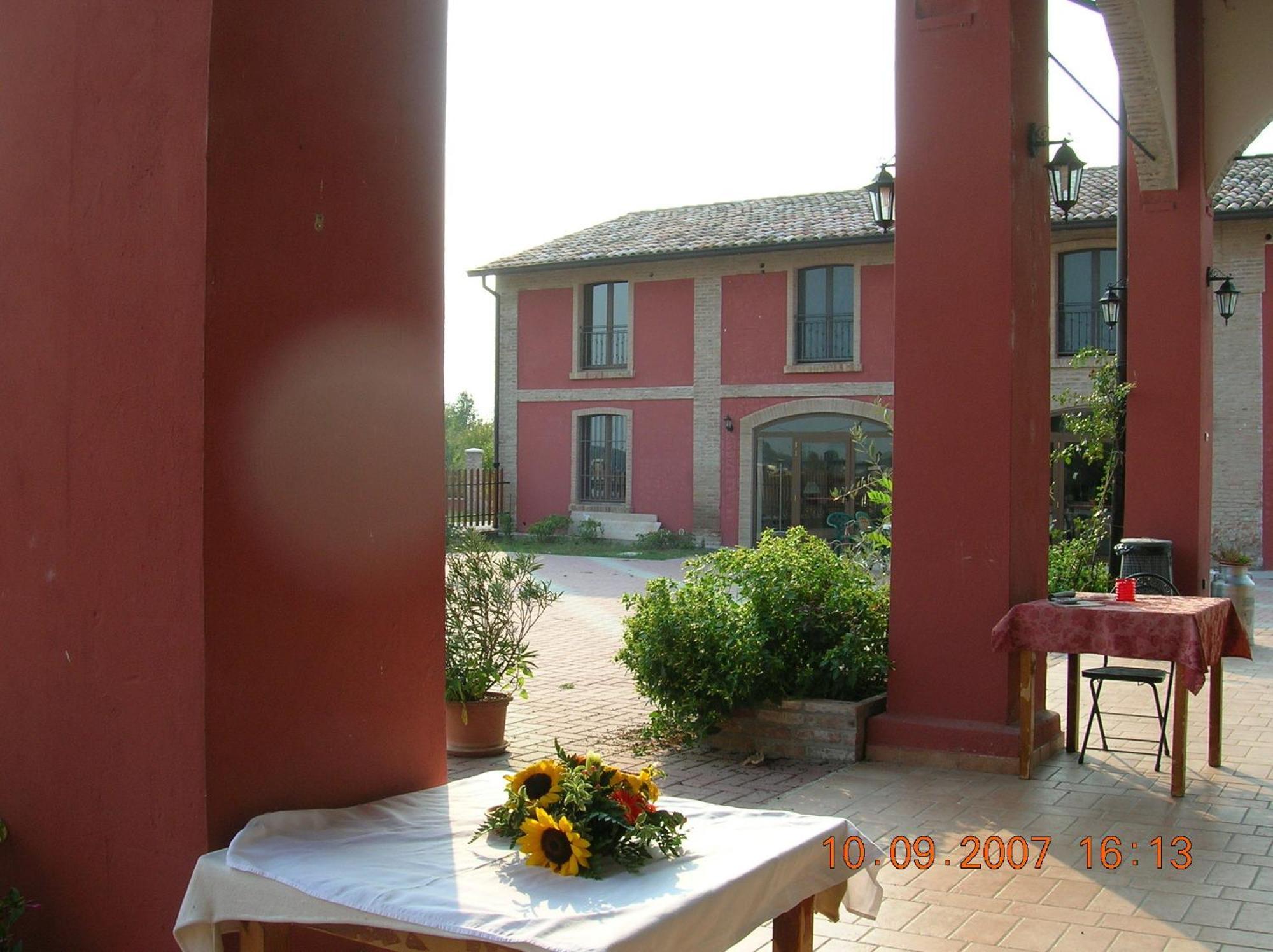Agriturismo La Fattoria Del Boschetto フォンタネッラート エクステリア 写真