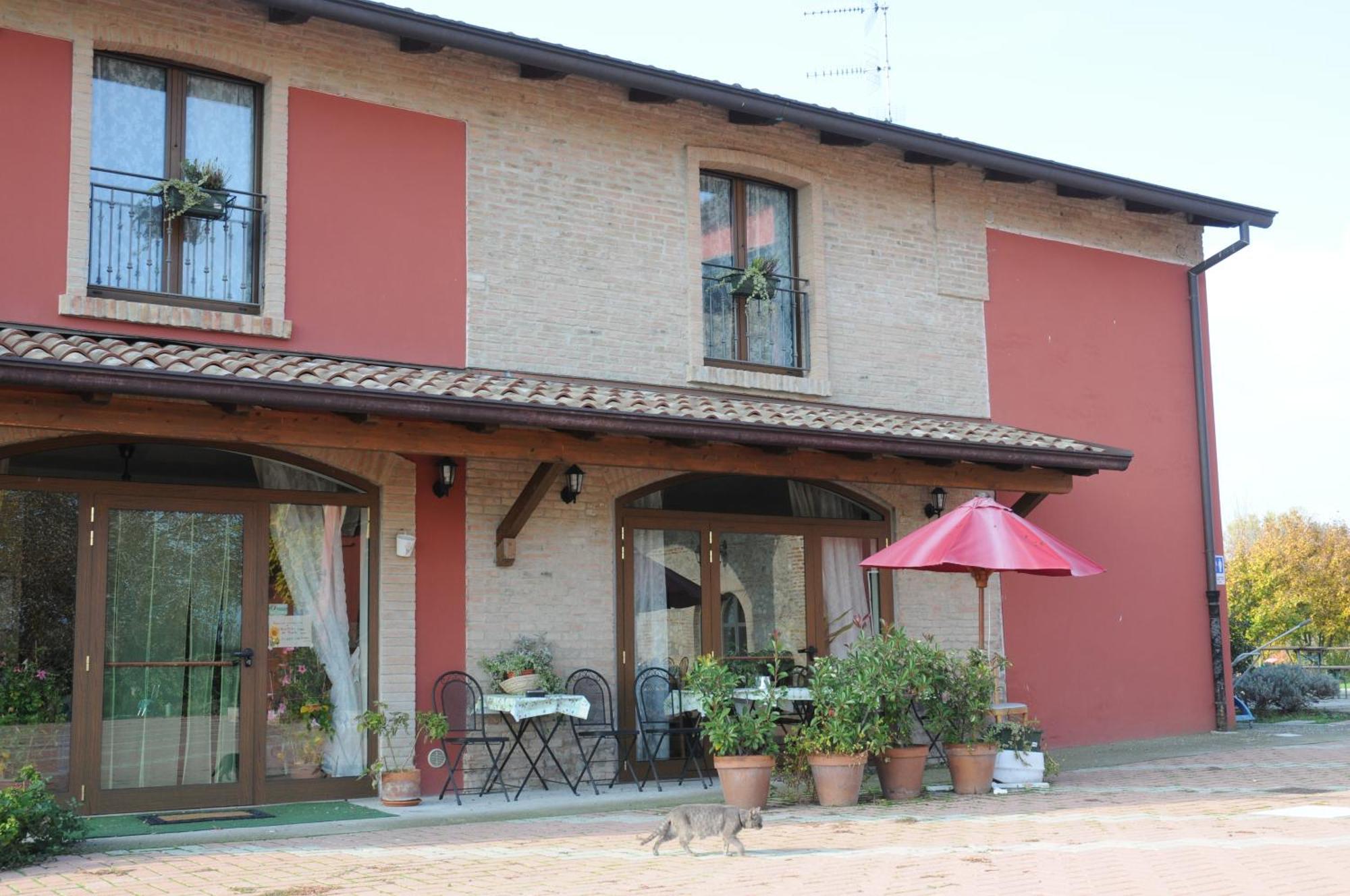 Agriturismo La Fattoria Del Boschetto フォンタネッラート エクステリア 写真