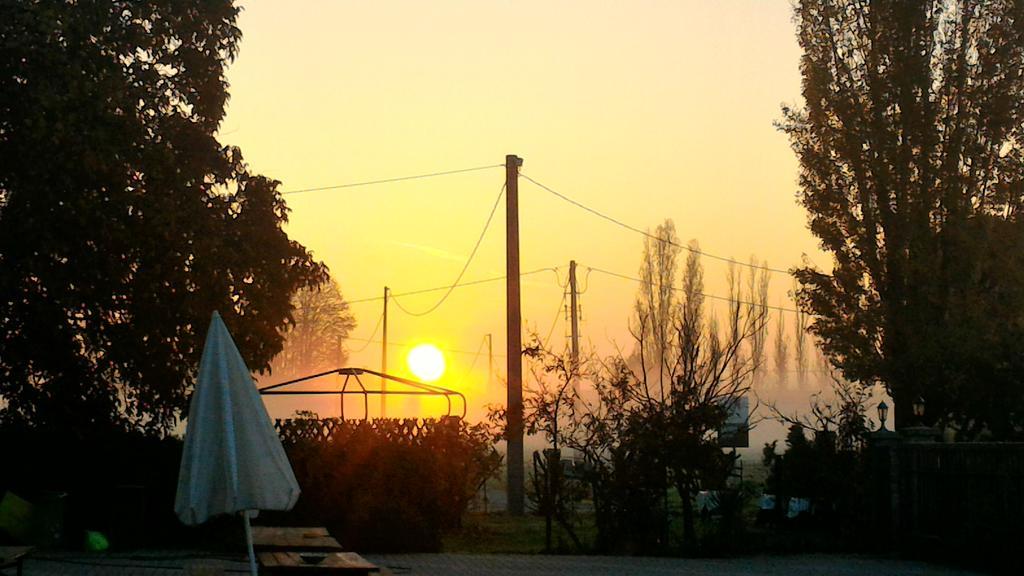 Agriturismo La Fattoria Del Boschetto フォンタネッラート エクステリア 写真