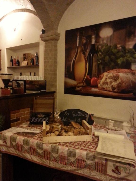 Agriturismo La Fattoria Del Boschetto フォンタネッラート エクステリア 写真