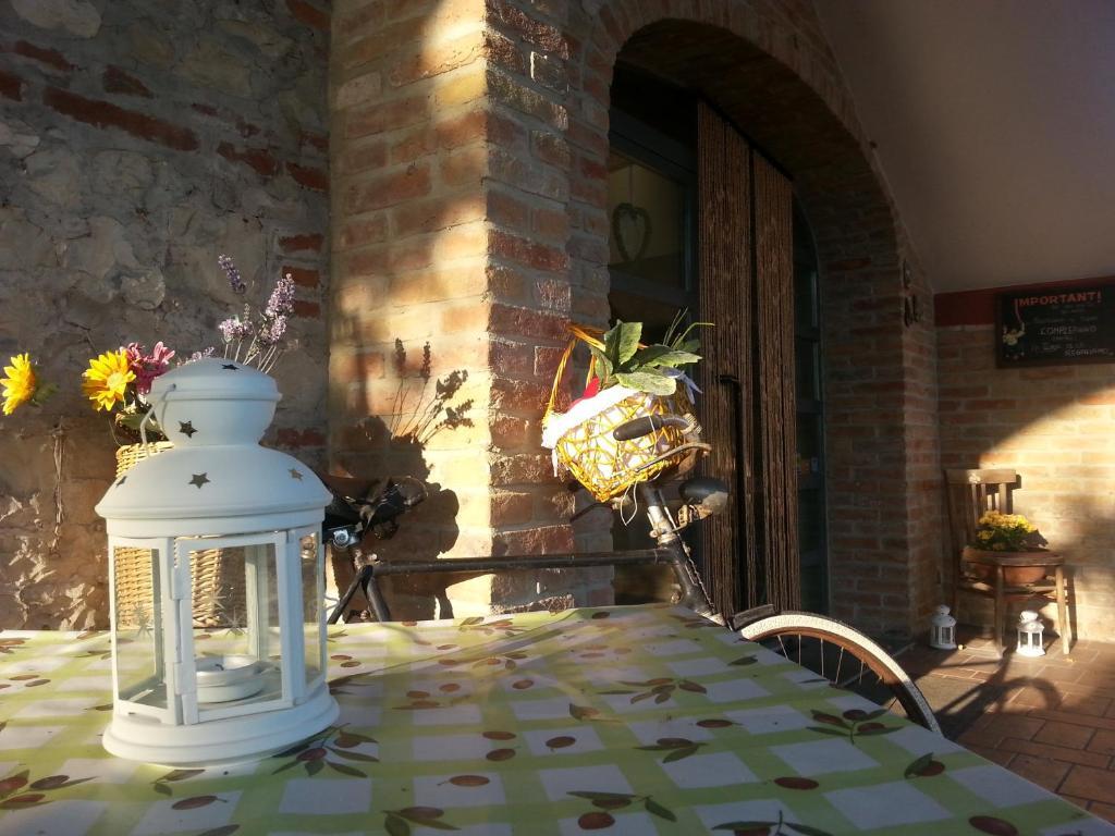 Agriturismo La Fattoria Del Boschetto フォンタネッラート エクステリア 写真
