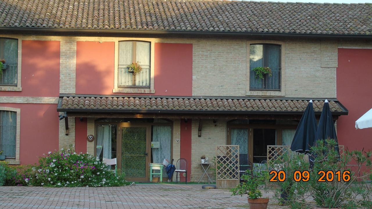 Agriturismo La Fattoria Del Boschetto フォンタネッラート エクステリア 写真