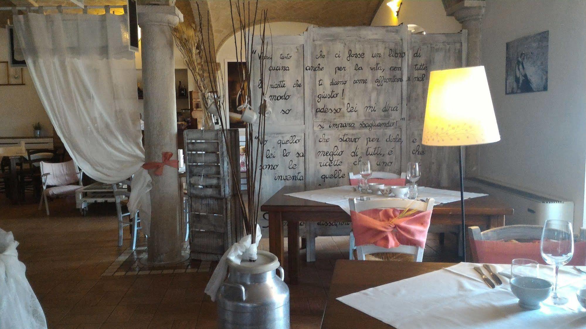 Agriturismo La Fattoria Del Boschetto フォンタネッラート エクステリア 写真