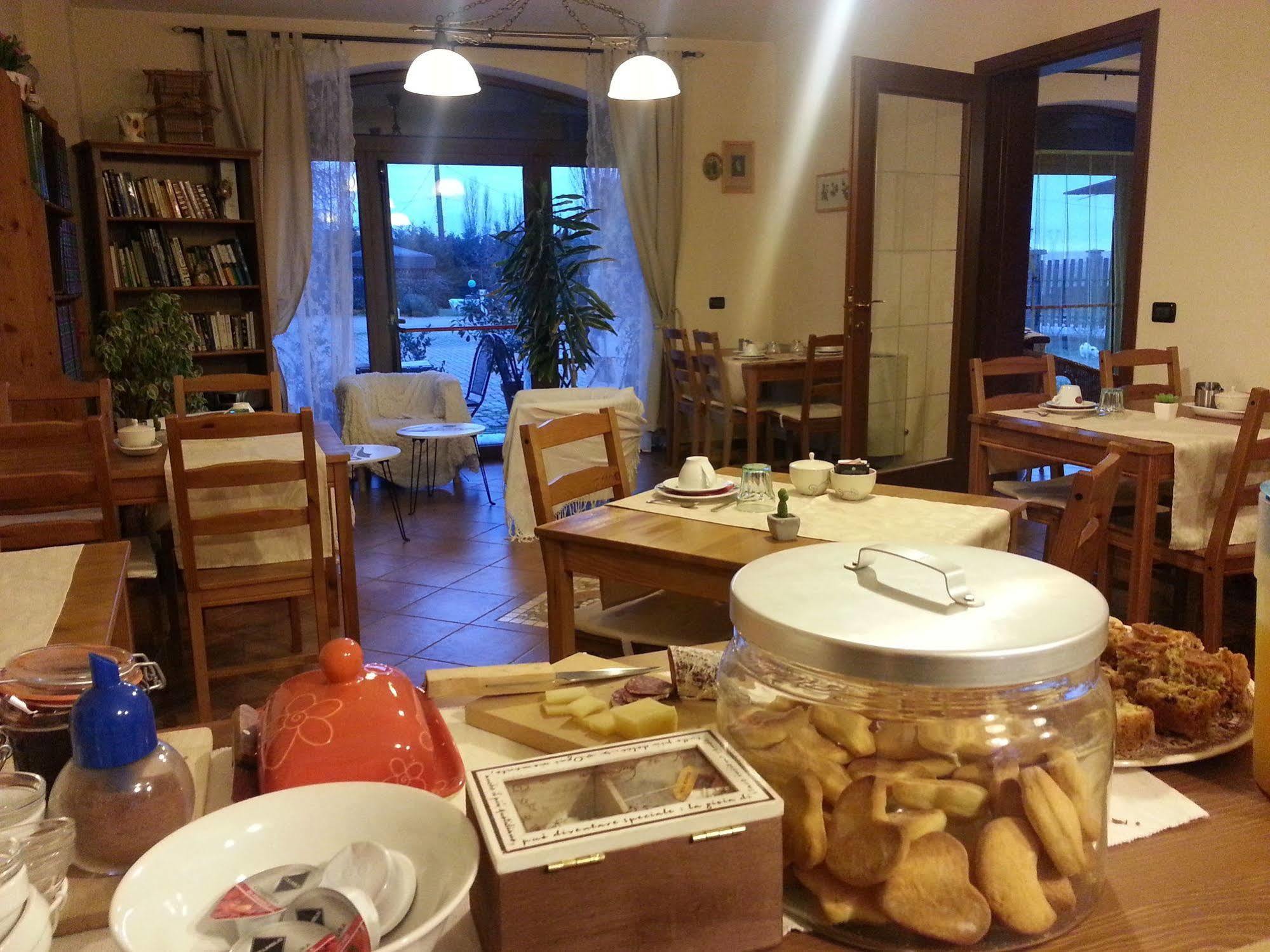 Agriturismo La Fattoria Del Boschetto フォンタネッラート エクステリア 写真