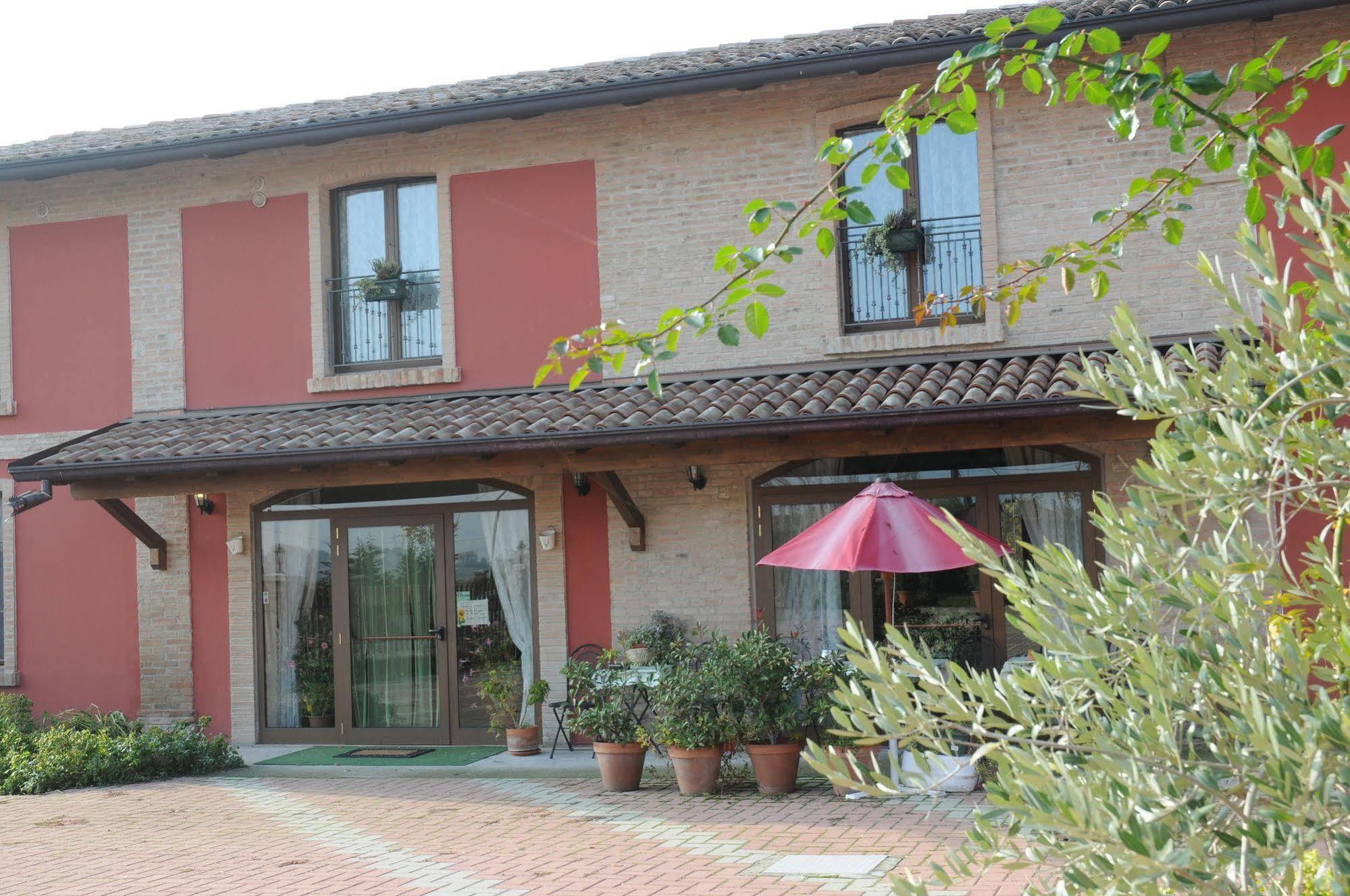 Agriturismo La Fattoria Del Boschetto フォンタネッラート エクステリア 写真