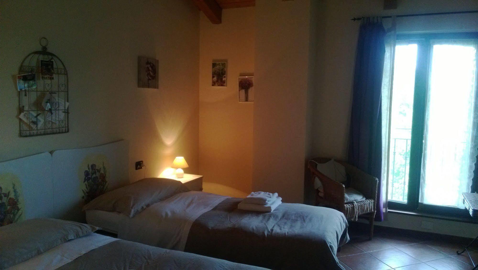 Agriturismo La Fattoria Del Boschetto フォンタネッラート エクステリア 写真