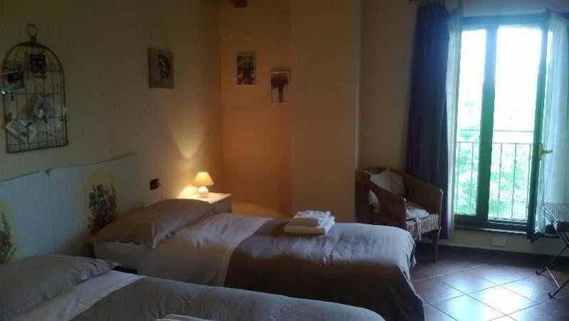 Agriturismo La Fattoria Del Boschetto フォンタネッラート エクステリア 写真