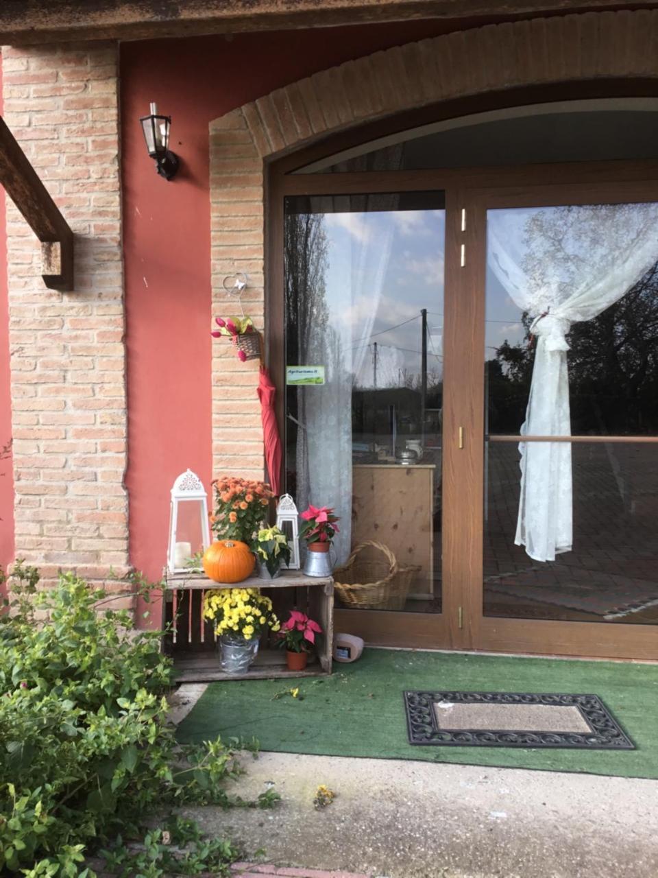 Agriturismo La Fattoria Del Boschetto フォンタネッラート エクステリア 写真